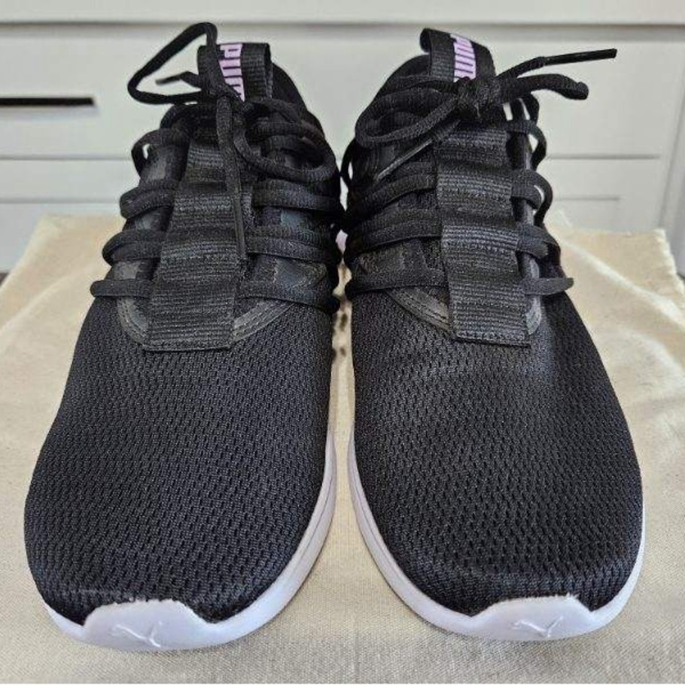 US 8 Women’s Puma Soft Ride
